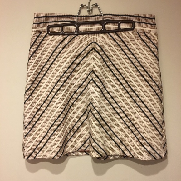 LOFT patterned A-line skirt size 6 - Picture 2 of 3